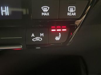 AUDI Q4 E-TRON 40 S line SUV 5dr Electric Auto 82kWh (204 ps)