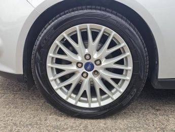 FORD FOCUS 1.0T EcoBoost Zetec Hatchback 5dr Petrol Manual Euro 5 (s/s) (12