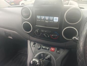 PEUGEOT PARTNER 1.6 HDi 850 Professional Panel Van 4dr Diesel Manual L1 (132 g/k