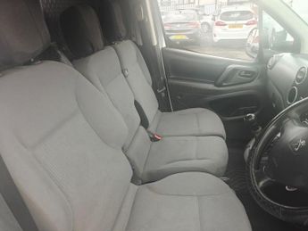 PEUGEOT PARTNER 1.6 HDi 850 Professional Panel Van 4dr Diesel Manual L1 (132 g/k