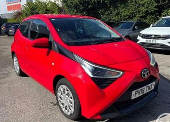 Toyota AYGO 1.0 VVT-i x-play Hatchback 5dr Petrol x-shift Euro 6 (71 ps)