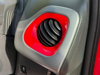 TOYOTA AYGO 1.0 VVT-i x-play Hatchback 5dr Petrol x-shift Euro 6 (71 ps)