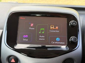 TOYOTA AYGO 1.0 VVT-i x-play Hatchback 5dr Petrol x-shift Euro 6 (71 ps)