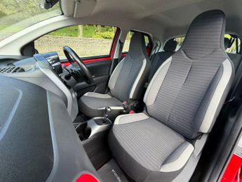 TOYOTA AYGO 1.0 VVT-i x-play Hatchback 5dr Petrol x-shift Euro 6 (71 ps)
