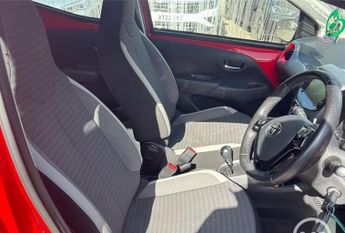 TOYOTA AYGO 1.0 VVT-i x-play Hatchback 5dr Petrol x-shift Euro 6 (71 ps)