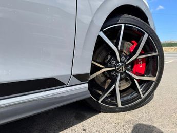VOLKSWAGEN GOLF 2.0 TSI GTI Clubsport Hatchback 5dr Petrol DSG Euro 6 (s/s) (300