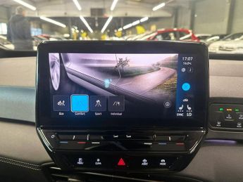 VOLKSWAGEN ID.3 Pro 58kWh Hatchback 5dr Electric Auto (204 ps)