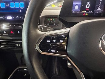 VOLKSWAGEN ID.3 Pro 58kWh Hatchback 5dr Electric Auto (204 ps)