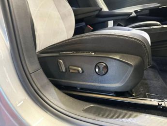 VOLKSWAGEN ID.3 Pro S 77kWh Tour Hatchback 5dr Electric Auto (4 Seat) (204 ps)