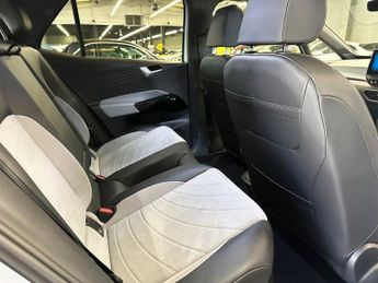 VOLKSWAGEN ID.3 Pro S 77kWh Tour Hatchback 5dr Electric Auto (4 Seat) (204 ps)