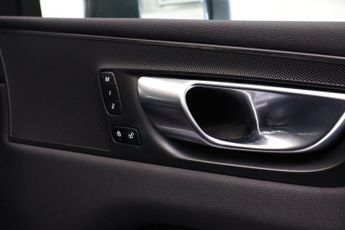 VOLVO XC60 2.0h T6 Recharge 11.6kWh Inscription SUV 5dr Petrol Plug-in Hybr