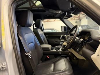 LAND ROVER DEFENDER 3.0 D250 MHEV X-Dynamic SE SUV 5dr Diesel Auto 4WD Euro 6 (s/s) 
