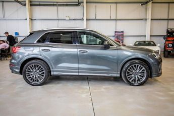 AUDI Q3 2.0 TFSI 40 S line SUV 5dr Petrol S Tronic quattro Euro 6 (s/s) 