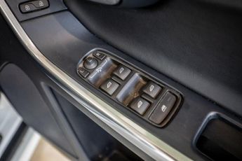 VOLVO XC60 2.0 D4 R-Design Lux Nav SUV 5dr Diesel Geartronic Euro 6 (s/s) (