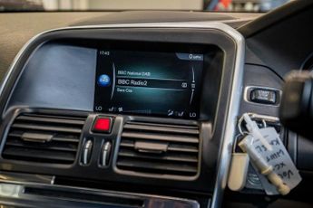 VOLVO XC60 2.0 D4 R-Design Lux Nav SUV 5dr Diesel Geartronic Euro 6 (s/s) (