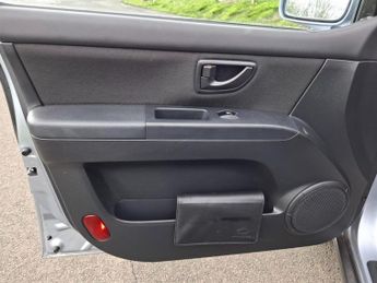 KIA SORENTO 2.5 CRDi XE SUV 5dr Diesel Automatic (228 g/km, 168 bhp)