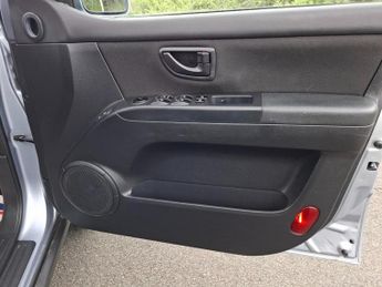 KIA SORENTO 2.5 CRDi XE SUV 5dr Diesel Automatic (228 g/km, 168 bhp)