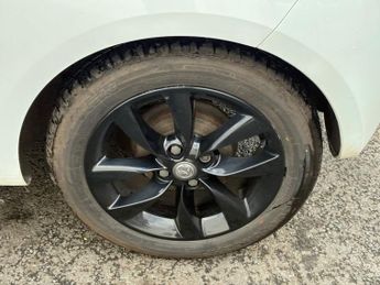 VAUXHALL ADAM 1.4 16v JAM Hatchback 3dr Petrol Manual Euro 5 (87 ps)