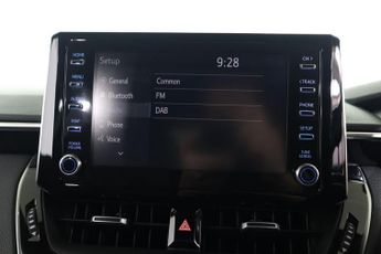 TOYOTA COROLLA 1.8 VVT-h Design CVT Euro 6 (s/s) 5dr