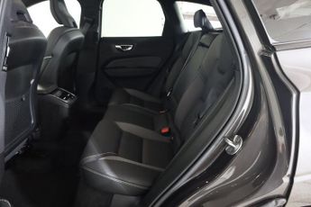 VOLVO XC60 2.0 B5 MHEV R-Design Auto Euro 6 (s/s) 5dr