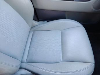 LAND ROVER DISCOVERY SPORT 2.2 SD4 SE SUV 5dr Diesel Auto 4WD Euro 5 (s/s) (190 ps)