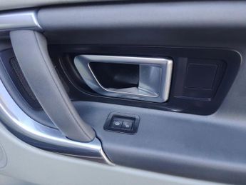 LAND ROVER DISCOVERY SPORT 2.2 SD4 SE SUV 5dr Diesel Auto 4WD Euro 5 (s/s) (190 ps)