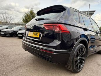 VOLKSWAGEN TIGUAN 2.0 TDI R-Line Tech SUV 5dr Diesel DSG Euro 6 (s/s) (150 ps)