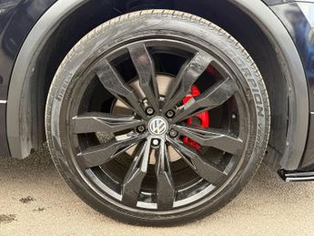 VOLKSWAGEN TIGUAN 2.0 TDI R-Line Tech SUV 5dr Diesel DSG Euro 6 (s/s) (150 ps)