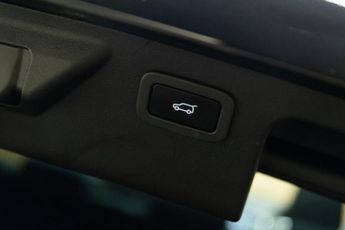 LAND ROVER DISCOVERY SPORT 2.0 TD4 Landmark SUV 5dr Diesel Auto 4WD Euro 6 (s/s) (180 ps)