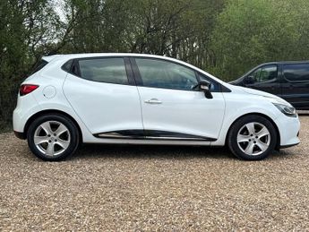 RENAULT CLIO 1.5 dCi Dynamique MediaNav Hatchback 5dr Diesel Manual Euro 5 (s