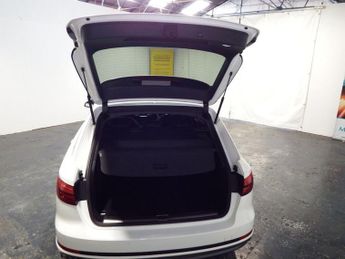AUDI A4 AVANT 2.0 TDI S line Estate 5dr Diesel S Tronic quattro Euro 6 (s/s) (