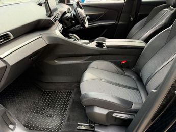 PEUGEOT 3008 1.6 13.2kWh Allure Premium SUV 5dr Petrol Plug-in Hybrid 