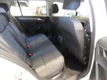 VOLKSWAGEN E-GOLF 35.8kWh e-Golf Hatchback 5dr Electric Auto (136 ps) Front / Rear