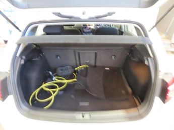 VOLKSWAGEN E-GOLF 35.8kWh e-Golf Hatchback 5dr Electric Auto (136 ps) Front / Rear