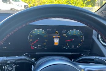 MERCEDES-BENZ GLA-CLASS 1.3 GLA200 AMG Line (Executive) SUV 5dr Petrol 7G-DCT Euro 6 (s/