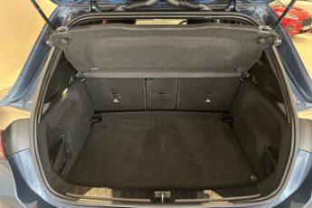 MERCEDES-BENZ GLA CLASS 1.3 GLA200 AMG Line (Executive) SUV 5dr Petrol 7G-DCT Euro 6 (s/