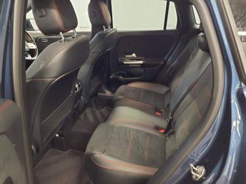 MERCEDES-BENZ GLA-CLASS 1.3 GLA200 AMG Line (Executive) SUV 5dr Petrol 7G-DCT Euro 6 (s/