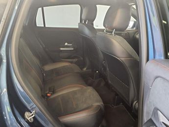 MERCEDES-BENZ GLA-CLASS 1.3 GLA200 AMG Line (Executive) SUV 5dr Petrol 7G-DCT Euro 6 (s/