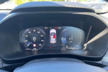 VOLVO XC40 1.5h T5 Recharge 10.7kWh Ultimate Bright SUV 5dr Petrol Plug-in 