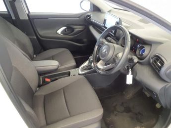 TOYOTA YARIS 1.5 VVT-h Design Hatchback 5dr Petrol Hybrid E-CVT Euro 6 (s/s) 