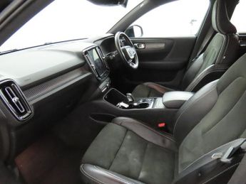 VOLVO XC40 2.0 D4 R-Design Pro SUV 5dr Diesel Auto AWD Euro 6 (s/s) (190 ps