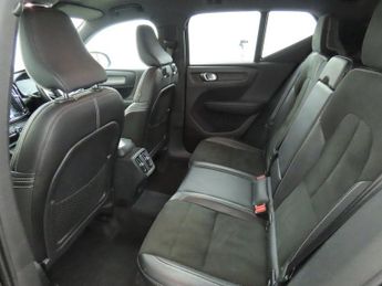 VOLVO XC40 2.0 D4 R-Design Pro SUV 5dr Diesel Auto AWD Euro 6 (s/s) (190 ps