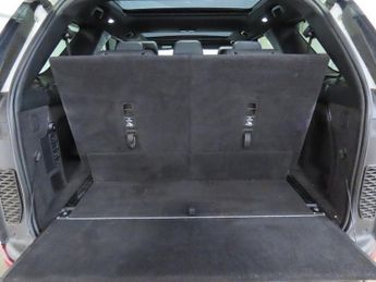 LAND ROVER DISCOVERY 3.0 SD V6 Landmark Edition SUV 5dr Diesel Auto 4WD Euro 6 (s/s) 