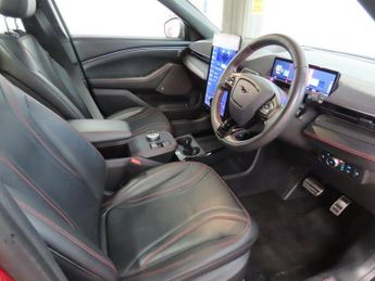 FORD MUSTANG MACH-E Standard Range 70kWh SUV 5dr Electric Automatic AWD (269 ps)