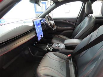 FORD MUSTANG MACH-E Standard Range 70kWh SUV 5dr Electric Automatic AWD (269 ps)