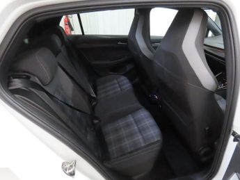 VOLKSWAGEN GOLF 2.0 TDI GTD Hatchback 5dr Diesel DSG Euro 6 (s/s) (200 ps) Front