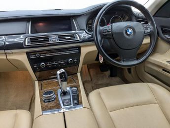 BMW 7 SERIES 3.0 740i SE Saloon 4dr Petrol Auto Euro 5 (s/s) (320 ps)
