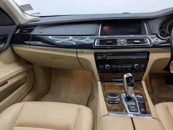 BMW 7 SERIES 3.0 740i SE Saloon 4dr Petrol Auto Euro 5 (s/s) (320 ps)