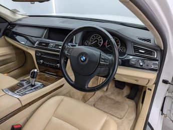 BMW 7 SERIES 3.0 740i SE Saloon 4dr Petrol Auto Euro 5 (s/s) (320 ps)