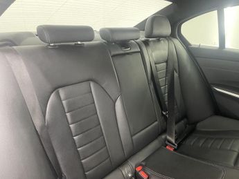 BMW 3 SERIES 2.0 320i M Sport Saloon 4dr Petrol Auto Euro 6 (s/s) (184 ps)